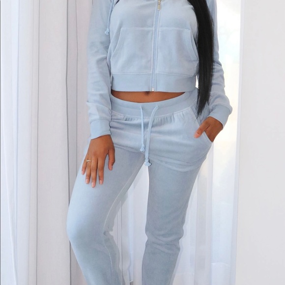 Baby blue jogging suit - Picture 1 of 2